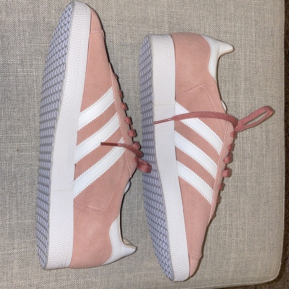 NWOT Adidas Women’s Gazelle Ash Pink Sneaker Size 8.5 - Picture 4 of 8
